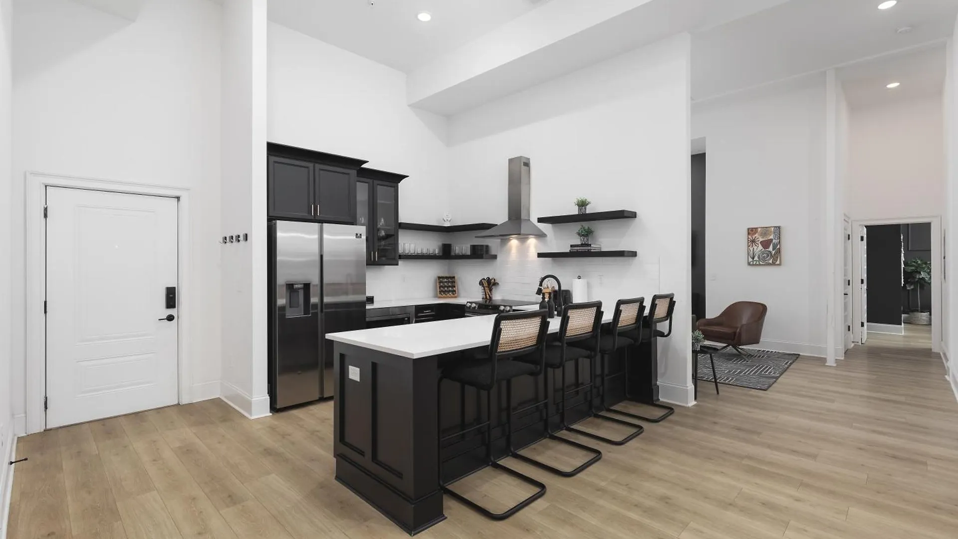 Luxury 6 Bed 3 Bedroom Walk To Restaurants And Coffee Nashville