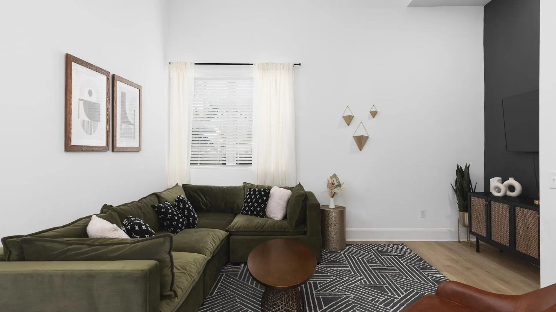 Luxury 6 Bed 3 Bedroom Walk To Restaurants And Coffee Nashville United States