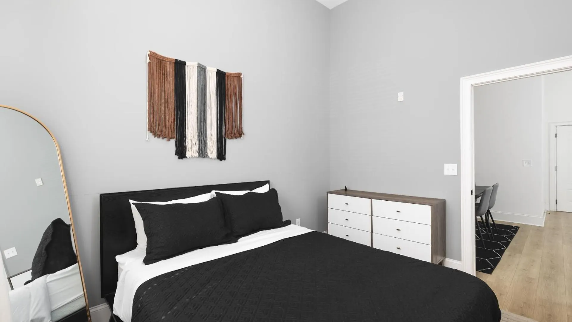 Luxury 6 Bed 3 Bedroom Walk To Restaurants And Coffee Nashville 0*,  United States